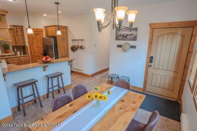 715 Moraine-11