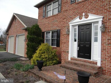 61 Tyler Dr, Chambersburg, PA 17201 - photo 2