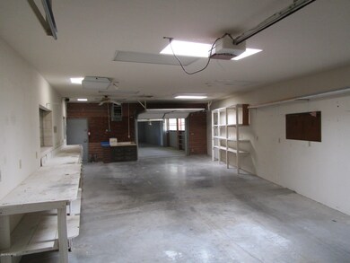 Garage / Shop