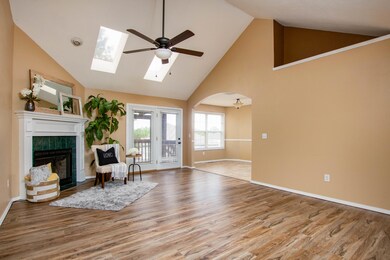 882 S Hickory Ln-8