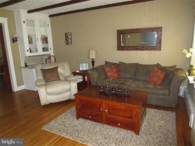 559 E Broad St, Souderton, PA 18964 - photo 2