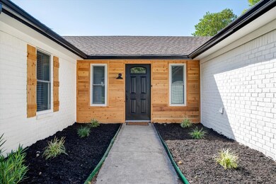 317 Northglen Dr, Hurst, TX 76054 - photo 4