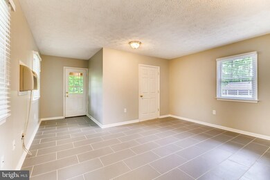 5810 Gambrill Rd, White Marsh, MD 21162 - photo 4