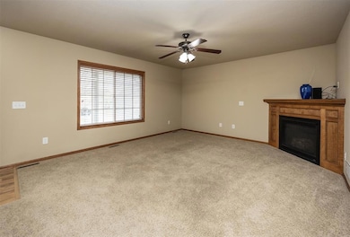 4284 Tamara Ln, West Des Moines, IA 50265 - photo 4