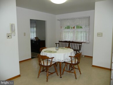 7606 Babikow Rd, Rosedale, MD 21237 - photo 5