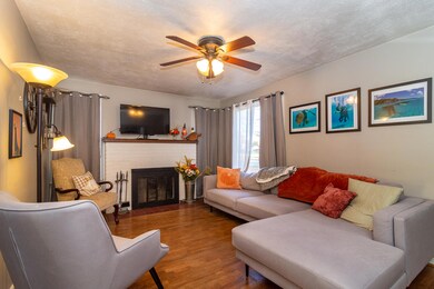 1639 Ferry St-19