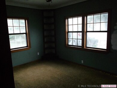 403 E 9th St, Claremore, OK 74017 - photo 7