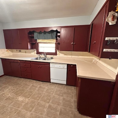 1111 D St, Fairbury, NE 68352 - photo 4