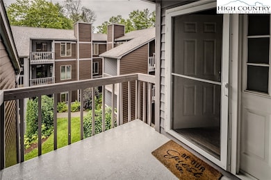 Royal Oaks Condominiums unit 235, Blowing Rock, NC 28605 - photo 5