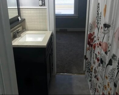 129 13th St NW, Cedar Rapids, IA 52405 - photo 3