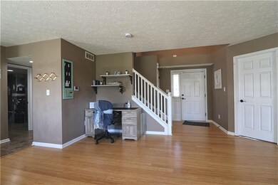 475 Pitch Pine Dr, Whiteland, IN 46184 - photo 3