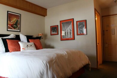 Fully furnished Sugarloaf Inn Room