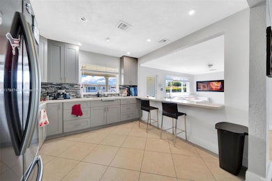 1360 W 4th Ln, Hialeah, FL 33010 - photo 3