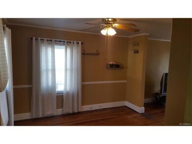 Hardwood Floors in Dining Room.