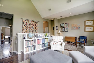 735 Arlington St unit 4, Houston, TX 77007 - photo 4