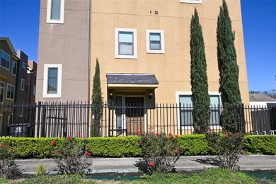 1601 W 24th St unit A, Houston, TX 77008 - photo 2