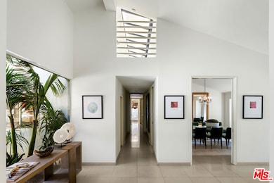 811 N Hillcrest Rd, Beverly Hills, CA 90210 - photo 4