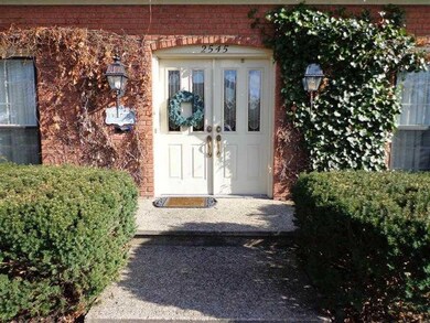 2545 California St, Columbus, IN 47201 - photo 3