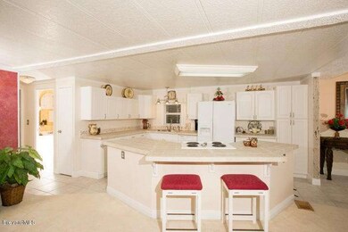 303 Egret - Kitchen 1a