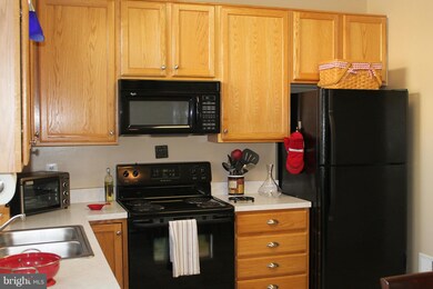 12448 Selkirk Cir, Bristow, VA 20136 - photo 3