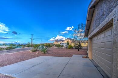 Views of Mtns to East!