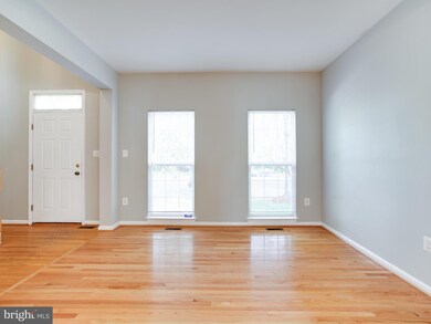 10207 Juniper Dr, Bowie, MD 20721 - photo 3