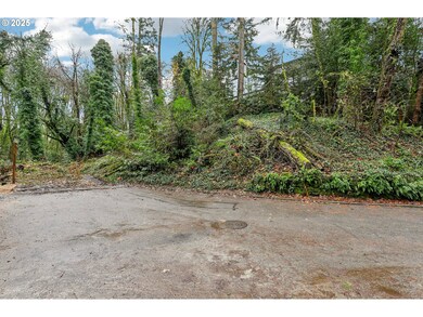 3032 SW Nottingham Dr, Portland, OR 97201 - photo 4