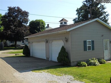 1547 Adams St, Coshocton, OH 43812 - photo 2