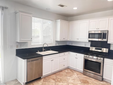 1406 Alder Ave, Tehachapi, CA 93561 - photo 3