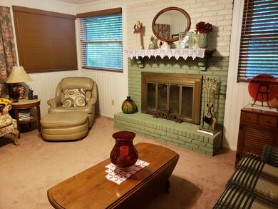 7052 Holiday Rd N, Jacksonville, FL 32216 - photo 6