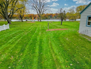 2233 S Riverside Dr, Beloit, WI 53511 - photo 2