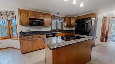 7 Suzanne Cir, Plaistow, NH 03865 - photo 2