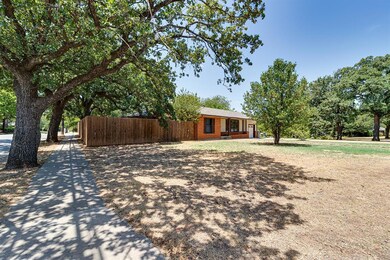 501 Hurstview Dr, Hurst, TX 76053 - photo 5