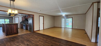 402 E Pearl St, Brazoria, TX 77422 - photo 7