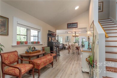 915 W Chapel Rd, Asheville, NC 28803 - photo 6