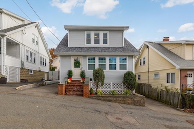 17 Raymond St, Medford, MA 02155 - photo 2