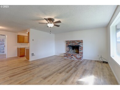 3447 Royal Crest Dr E, the Dalles, OR 97058 - photo 7