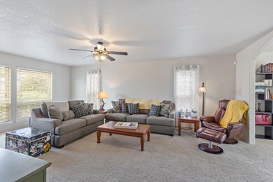 1115 SE Allenwood Dr, Grants Pass, OR 97527 - photo 2