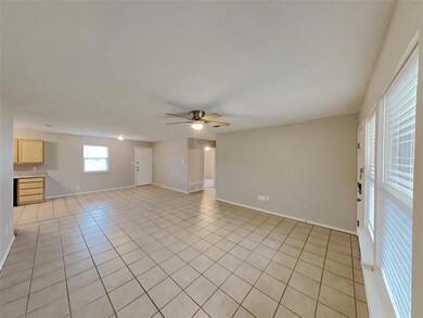 204 Dean Ct, Granbury, TX 76049 - photo 2