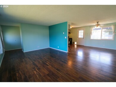 1900 Willow St, Florence, OR 97439 - photo 3