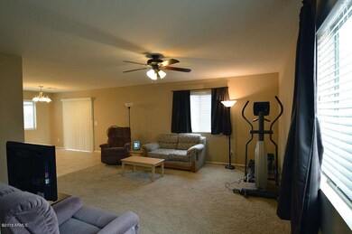 004_LivingRoom