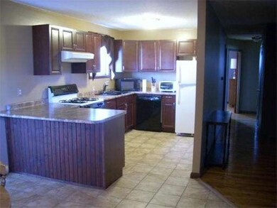 145 Jerilis Dr, Springfield, MA 01119 - photo 5