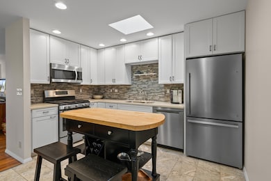 438 Sylvan Dr-7