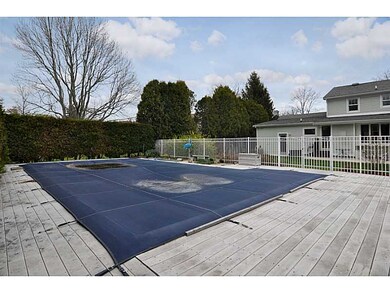 Swimming Pool/Hot Tub/Sauna.