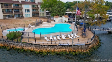 40 Robinwood Dr unit 3A, Lake Ozark, MO 65049 - photo 2