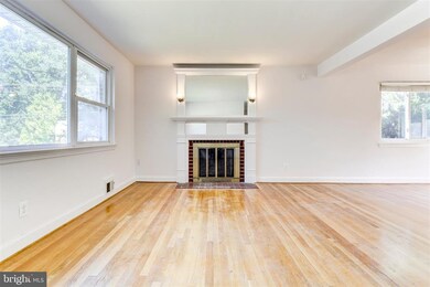 5622 Yorktown Blvd, Arlington, VA 22207 - photo 3