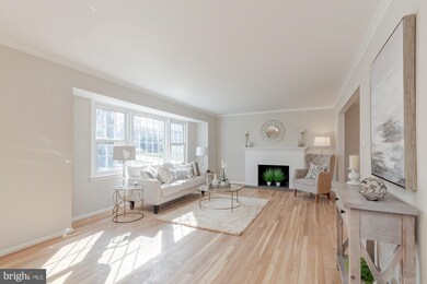 9106 Glenbrook Rd, Fairfax, VA 22031 - photo 7