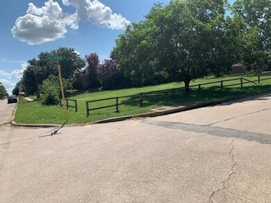 1600 W Jamestown Dr, Ennis, TX 75119 - photo 3