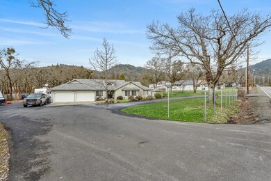 328 W Jones Creek Rd, Grants Pass, OR 97526 - photo 6