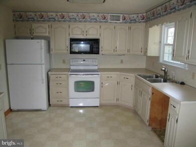 4696 Heckman Dr, Saint Thomas, PA 17252 - photo 3